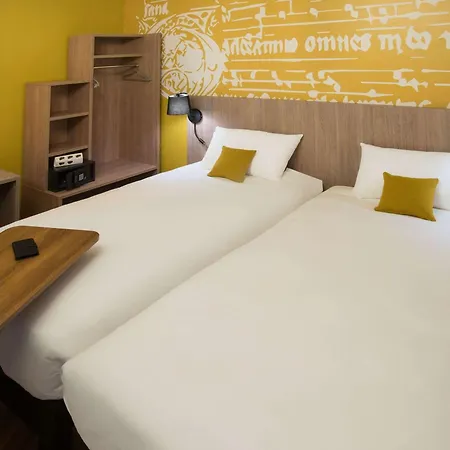 Ibis Styles Carcassonne La Cite Hotel Exterior photo